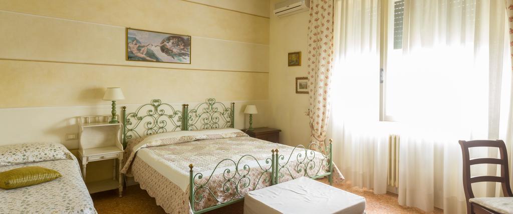Affittacamere La Casa Di Ugo Ciglione الغرفة الصورة