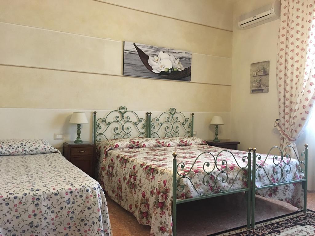 Affittacamere La Casa Di Ugo Ciglione الغرفة الصورة